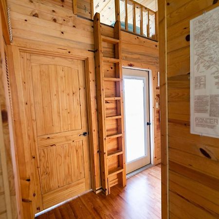 Walnut Canyon Cabins Fredericksburg Exterior photo