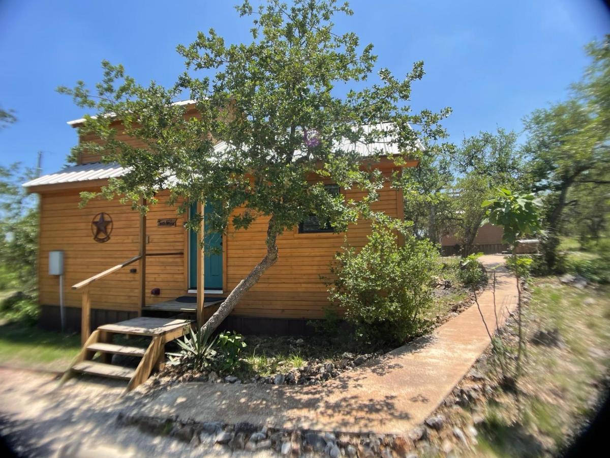 Walnut Canyon Cabins Fredericksburg Exterior photo